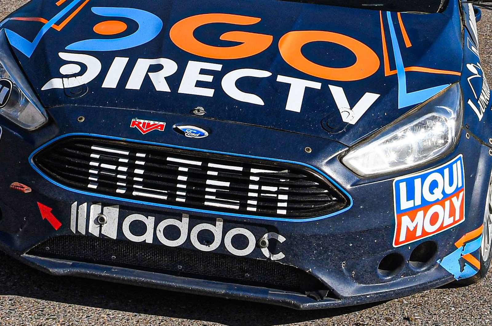 Imagenes de los impactos de bala en el auto de Pernía: WhatsApp Image 2023-11-25 at 13.12.26.jpeg